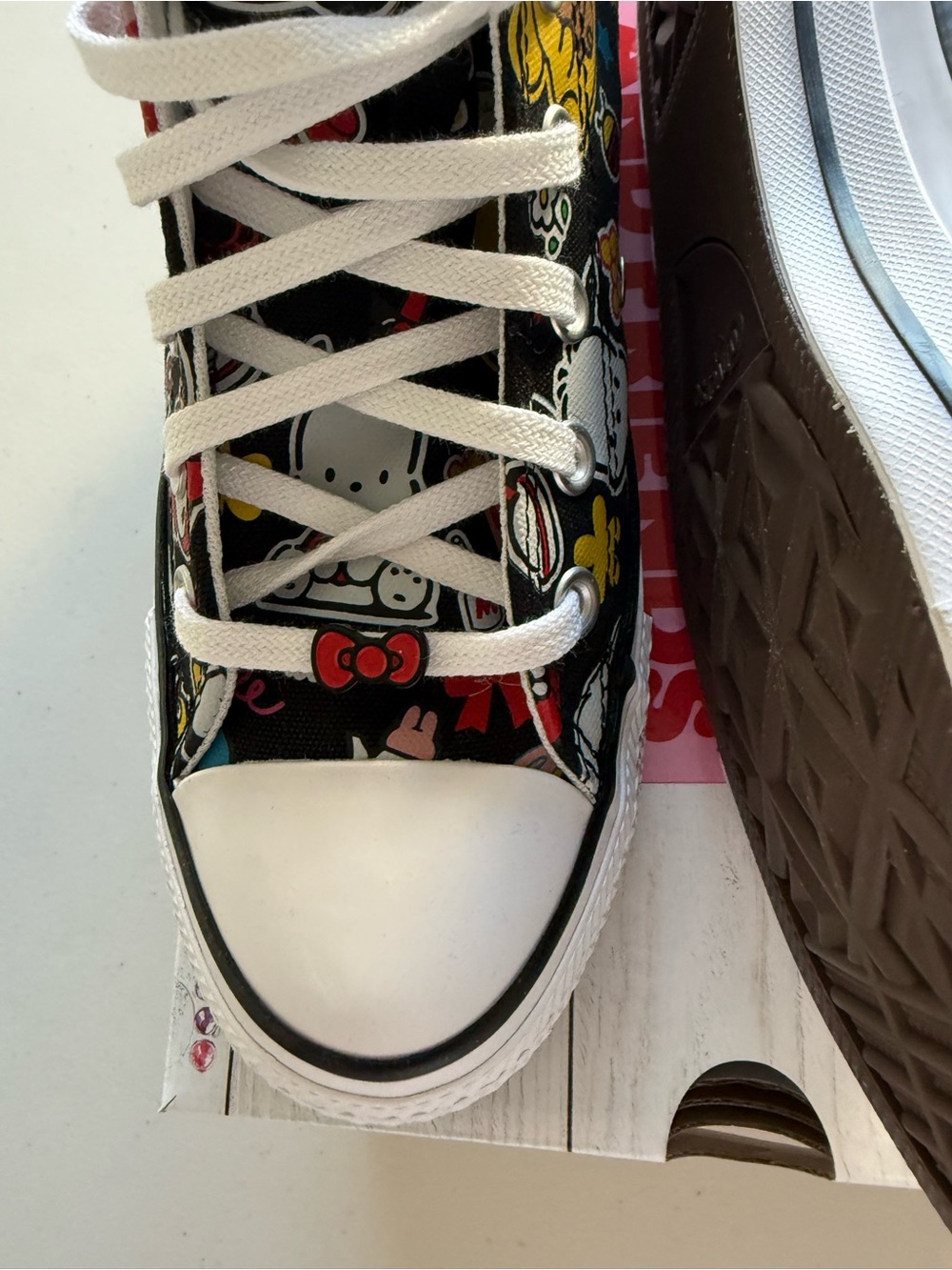 New womens Sz 6.5, 7, 8 Converse Black High top shoes Hello Kitty - Picture 3 of 8